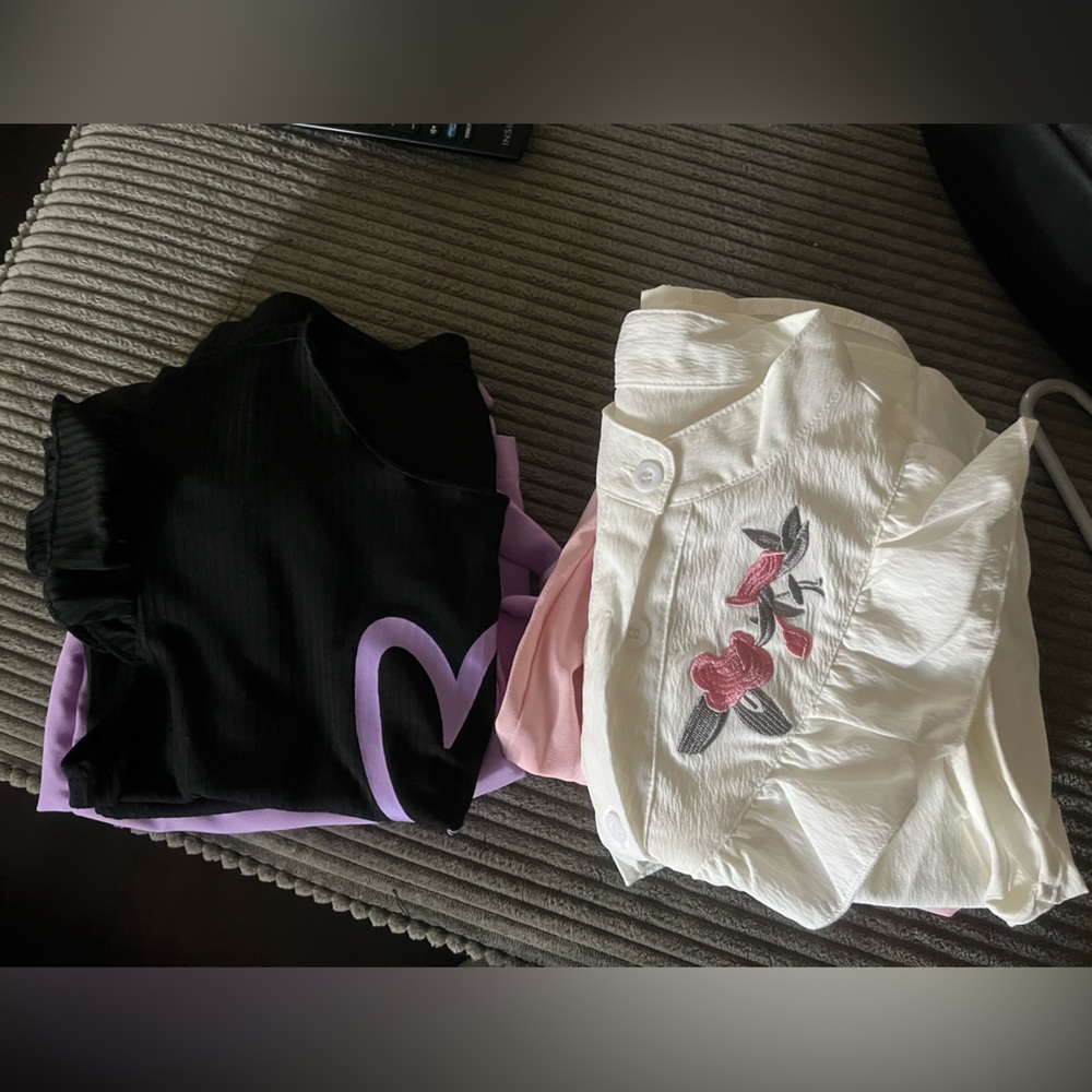 2 girls outfits
